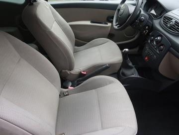 Renault Clio III Hatchback 5d 1.2 i 16V 75KM 2005 Renault Clio 1.2 16V , Klima, zdjęcie 8