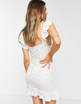 Biała letnia sukienka mini z haftem angielskim 38