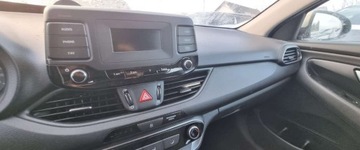 Hyundai i30 III Hatchback 1.4 MPI 100KM 2020 Hyundai i30 2020r, 1.4 LPG. Lekko uszkodzony tyl. Jezdzi. VAT 23 brutto., zdjęcie 12