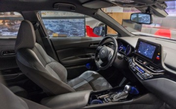 Toyota C-HR I Crossover Facelifting 2.0 Hybrid Dynamic Force 184KM 2022 Toyota C-HR 2.0 Hybrid Style 2.0 Hybryda 184KM, zdjęcie 34