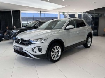 Volkswagen T-Roc I SUV Facelifting 1.5 TSI ACT 150KM 2023 Volkswagen T-Roc Life Kamera cofania LED CarPlayAndroid Auto Asystent
