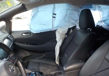 Nissan Leaf II Hatchback Elektryczny 40kWh 150KM 2020 Nissan Leaf Okazja Elektryczny 150KM, zdjęcie 25