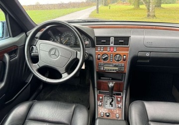 Mercedes Klasa C W202 Sedan W202 2.8 193KM 1995 Mercedes-Benz Klasa C Niski przebieg, skorzana tapicerka, klimatyzacja 2.8, zdjęcie 10