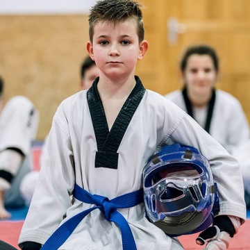 KASK BOKSERSKI KAPTUREK OCHRONA TWARZY PRAKTYCZNA