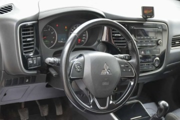 Mitsubishi Outlander III SUV Facelifting 2015 2.0 MIVEC 150KM 2016 Mitsubishi Outlander MITSUBISHI OUTLANDER 2.0 150KM HAK LED Gwarancja 12m-, zdjęcie 20