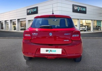 Suzuki Swift VI Hatchback Facelifting 1.2 DualJet SHVS 83KM 2020 Suzuki Swift 1.2 Dualjet SHVS Premium 1.2 Benzyna 83KM, zdjęcie 4