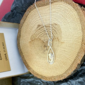 DELIKATNY MEDALIK Z MATKĄ BOSKĄ SREBRO 925 CHRZEST