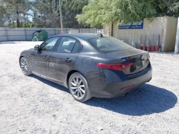 Alfa Romeo Giulia II Sedan Facelifting 2.0 Turbo 280KM 2023 Alfa Romeo Giulia 2023 ALFA ROMEO Giulia TI Awd 2.0 Benzyna 280KM, zdjęcie 3