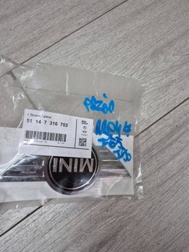 12047. MINI F55 F56 ZNAK ZNAKY PŘEDNÍ 7316703
