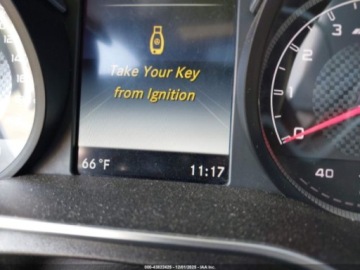 Mercedes Klasa C W205 2017 Mercedes-Benz Klasa C 63 AMG 2017 4.0 Benzyna 469KM, zdjęcie 11