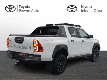 Toyota Hilux VIII Podwójna kabina Facelifting 2.8 D-4D 204KM 2023 Toyota Hilux 2.8 D-4D Double Cab Invincible Sport, zdjęcie 1