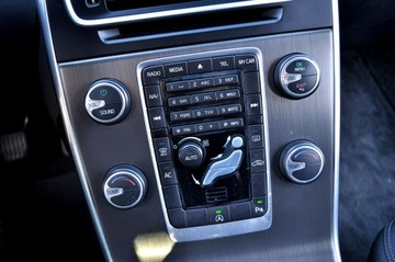 Volvo V60 I Kombi 1.6 DRIVe 115KM 2013 Volvo V60 LiFT Ledy 1,6 HDi 115Km Automat Navi, zdjęcie 26