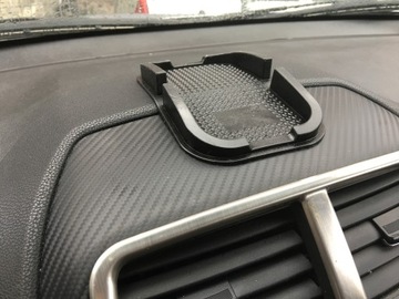 Podkładka mata antypoślizgowa pod telefon na drobiazgi drobne typu gekon