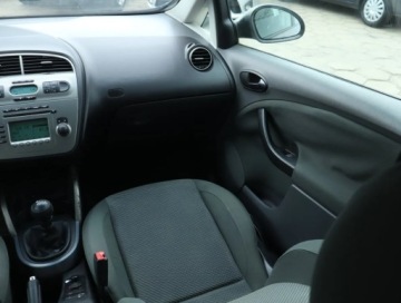Seat Toledo III 2.0 TDI 140KM 2004 Seat Toledo 2.0 TDI, Klima, Klimatronic,ALU, zdjęcie 7