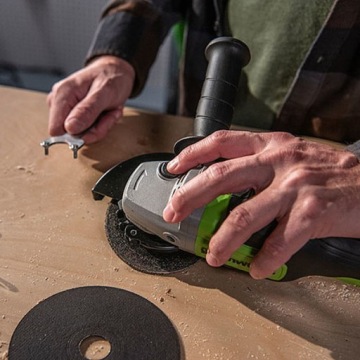 Аккумуляторная угловая шлифовальная машина Greenworks 125 мм