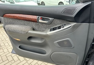 Toyota Land Cruiser IV 3.0 D-4D 163KM 2003 Toyota Land Cruiser 3,0 D 163 KM 4x4 7-osob GWARANCJA Zamiana Zarejestrowa, zdjęcie 15