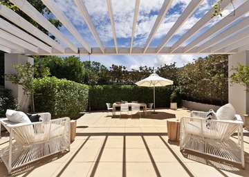 Террасная панель из цельного поликарбоната размером 688x4500 мм.