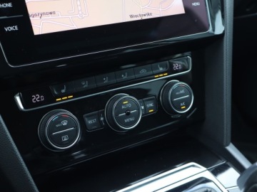 Volkswagen Passat B8 Variant 2.0 TDI BlueMotion SCR 190KM 2017 VW Passat 2.0 TDI, Salon Polska, Serwis ASO, zdjęcie 17