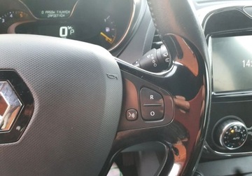 Renault Captur I Crossover 1.5 dCi 90KM 2014 Renault Captur Kamera cofania Hands Free GetHelp 1.5 Diesel 90KM, zdjęcie 18