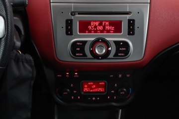 Alfa Romeo MiTo Hatchback 3d 1.3 JTDM-2 95KM 2010 Alfa Romeo MiTo 1.3 JTDM, Klima, Klimatronic, zdjęcie 12