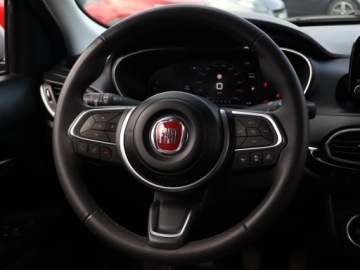 Fiat Tipo II Hatchback Facelifting 1.6 MultiJet 130KM 2022 Fiat Tipo 1.6 MultiJet, Salon Polska, zdjęcie 17