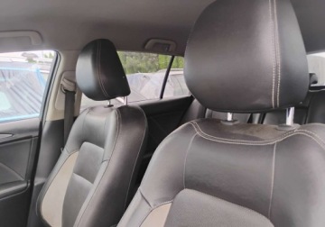 Toyota Avensis III Wagon Facelifting 2015 2.0 D-4D 143KM 2018 Toyota Avensis 2018r 2.0 DIESEL. Lekko uszkodzony prawy przod. VAT 23 brut, zdjęcie 7