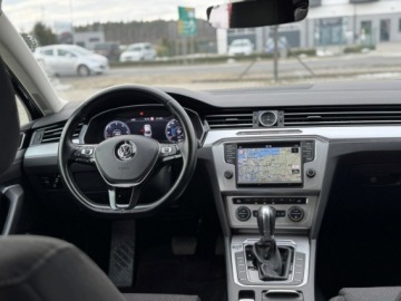 Volkswagen Passat B8 Limousine 1.6 TDI BlueMotion Technology 120KM 2016 Volkswagen Passat Virtual Cockpit*Podgrzewana kier, zdjęcie 15