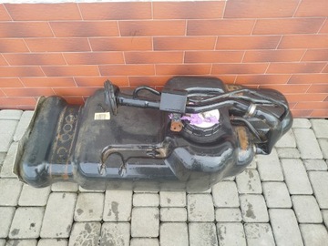 NÁDRŽ PALIVA Z ČERPADLO 2.5 DIESEL NISSAN NAVARA D40 PATHFINDER