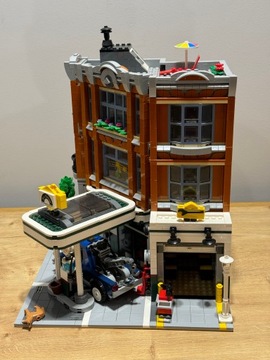 LEGO Creator Expert 10264 Угловой гараж *с коробкой*