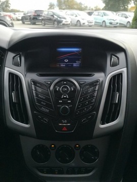 Ford Focus III Kombi 1.0 EcoBoost 125KM 2013 Ford Focus 1.0 12v 125KM Klima Halogeny Isofix Par, zdjęcie 16