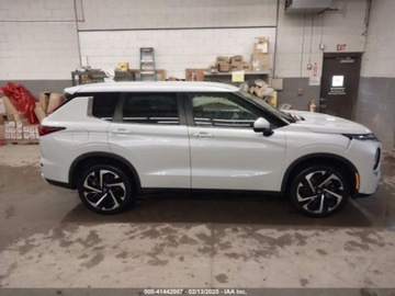 Mitsubishi Outlander III 2023 Mitsubishi Outlander SE S-AWC 2023 2.5l 2.5 Benzyna 181KM, zdjęcie 6