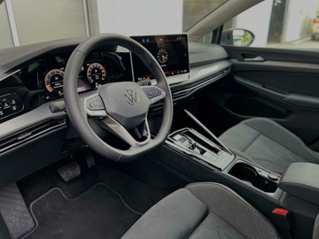 Volkswagen Golf VIII Variant 1.5 eTSI 150KM 2024 Volkswagen Golf 1.5 Benzyna 150KM, zdjęcie 10