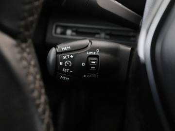 Peugeot 3008 I Crossover Facelifting 1.2 PureTech 130KM 2016 Peugeot 3008 półskóra virtual cocpit navi klima, zdjęcie 35