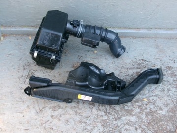 TOYOTA CAMRY 2,5 HYBRIDNÍ POUZDRO FILTRU VZDUCHU SÁNÍ