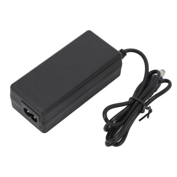 Источник питания 16 В, 2 А переменного тока, 100–240 В, 50–60 Гц.