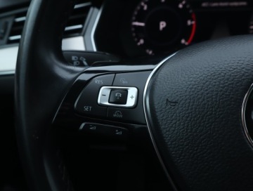 Volkswagen Passat B8 Variant 2.0 TDI BlueMotion SCR 190KM 2018 VW Passat 2.0 TDI, Salon Polska, Serwis ASO, zdjęcie 14