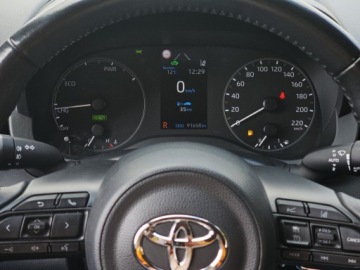 Toyota Yaris IV Hatchback 1.5 Hybrid Dynamic Force 116KM 2021 Toyota Yaris 1.5 HEV 116KM 1WŁ SalonPL VAT23 Grupa, zdjęcie 15