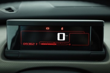 Citroen C4 Cactus Crossover 1.2 PureTech 82KM 2016 Citroen C4 Cactus 1.2 PureTech, Salon Polska, zdjęcie 7