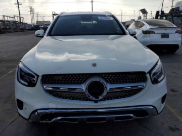Mercedes GLC C254/X254 2022 Mercedes-Benz GLC 2022 MERCEDES-BENZ GLC 300 2.0 Benzyna 250KM, zdjęcie 1