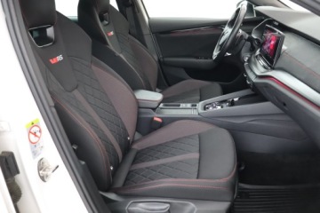 Skoda Octavia IV RS Liftback 2.0 TSI 245KM 2022 Skoda Octavia RS 2.0 TSI, Salon Polska, zdjęcie 8