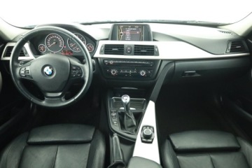 BMW Seria 3 F30-F31-F34 2013 BMW 3 318 d, Skóra, Xenon, Bi-Xenon, Klima, zdjęcie 6