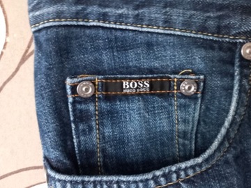 HUGO BOSS-SUPER SPODNIE 33/32 Z9