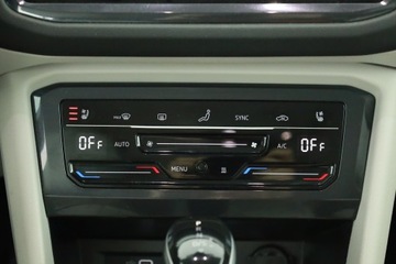 Volkswagen Tiguan Allspace SUV Facelifting 2.0 TSI 245KM 2022 VW Tiguan Allspace 2.0 TSI, Salon Polska, zdjęcie 13