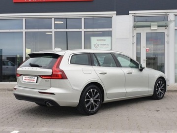 Volvo V60 II  Kombi 2.0 D3 150KM 2020 Volvo V60 Momentum Pro, zdjęcie 4