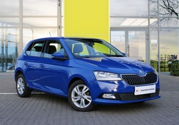 Skoda Fabia III Hatchback Facelifting 1.0 TSI 95KM 2020 Skoda Fabia 1.0 TSI 95KM M5 Ambition Czujniki parkowania SmartLink SalonPL, zdjęcie 3