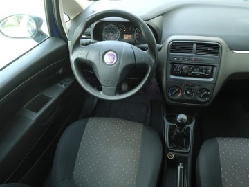 Fiat Punto Grande Punto Hatchback 5d 1.4 8v 77KM 2009 Fiat Punto 1.4, Klima, El. szyby, zdjęcie 6