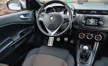 Alfa Romeo Giulietta Nuova II Hatchback 5d Facelifting 2.0 JTD 16v 150KM 2015 Alfa Romeo Giulietta 2,0 JTDM 150 km LED Klima..., zdjęcie 18