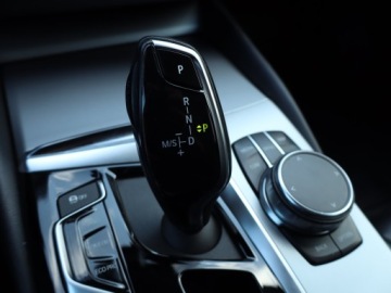 BMW Seria 5 G30-G31 2018 BMW 5 520d, Automat, Skóra, Navi, Klima, zdjęcie 15