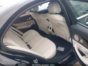 Mercedes Klasa E W213 2022 Mercedes-Benz Klasa E 2022r., 2.0L 2.0 Benzyna 255KM, zdjęcie 9