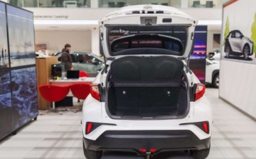 Toyota C-HR I Crossover 1.2L Turbo 116KM 2016 Toyota C-HR 1.2 T Premium 1.2 Benzyna 116KM, zdjęcie 24